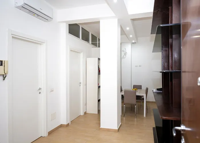 Easystay Rucellai شقة